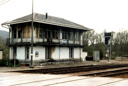 Ancienne cabine de Houyet avant électrification